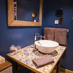 Meubles De Tourisme Griotte Et Cannelle *