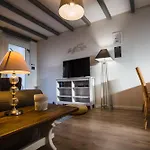 Appartement Meubles De Tourisme Griotte Et Cannelle *