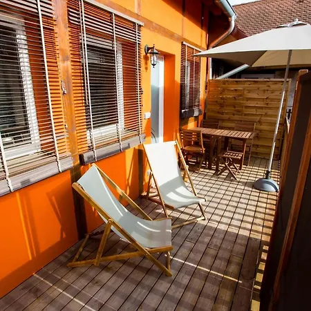 Meubles De Tourisme Griotte Et Cannelle
