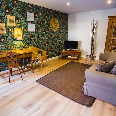 Meubles De Tourisme Griotte Et Cannelle Apartment *