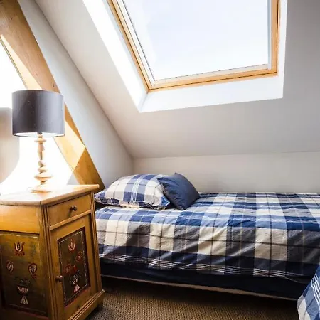 Meubles De Tourisme Griotte Et Cannelle Bergbieten