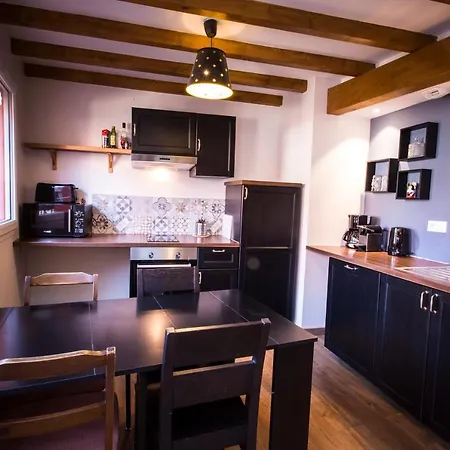 Apartment Meubles De Tourisme Griotte Et Cannelle *