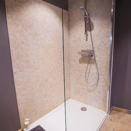 Apartment Meubles De Tourisme Griotte Et Cannelle *