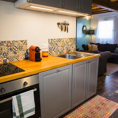 Apartment Meubles De Tourisme Griotte Et Cannelle *