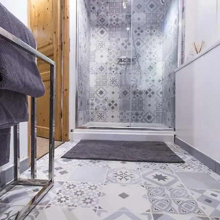 Apartment Meubles De Tourisme Griotte Et Cannelle *