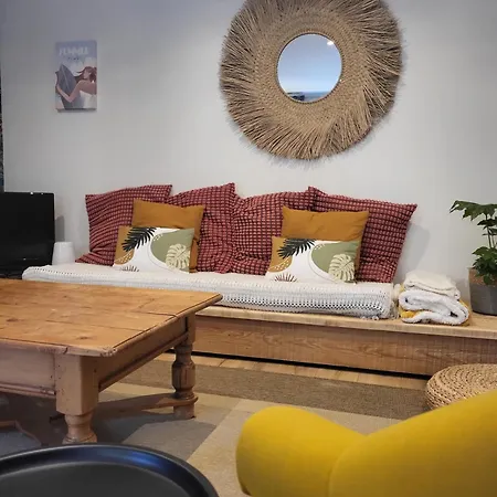 Meubles De Tourisme Griotte Et Cannelle Apartment