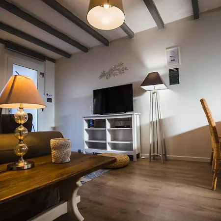 Apartment Meubles De Tourisme Griotte Et Cannelle *