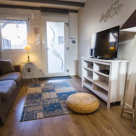 Meubles De Tourisme Griotte Et Cannelle Apartment *